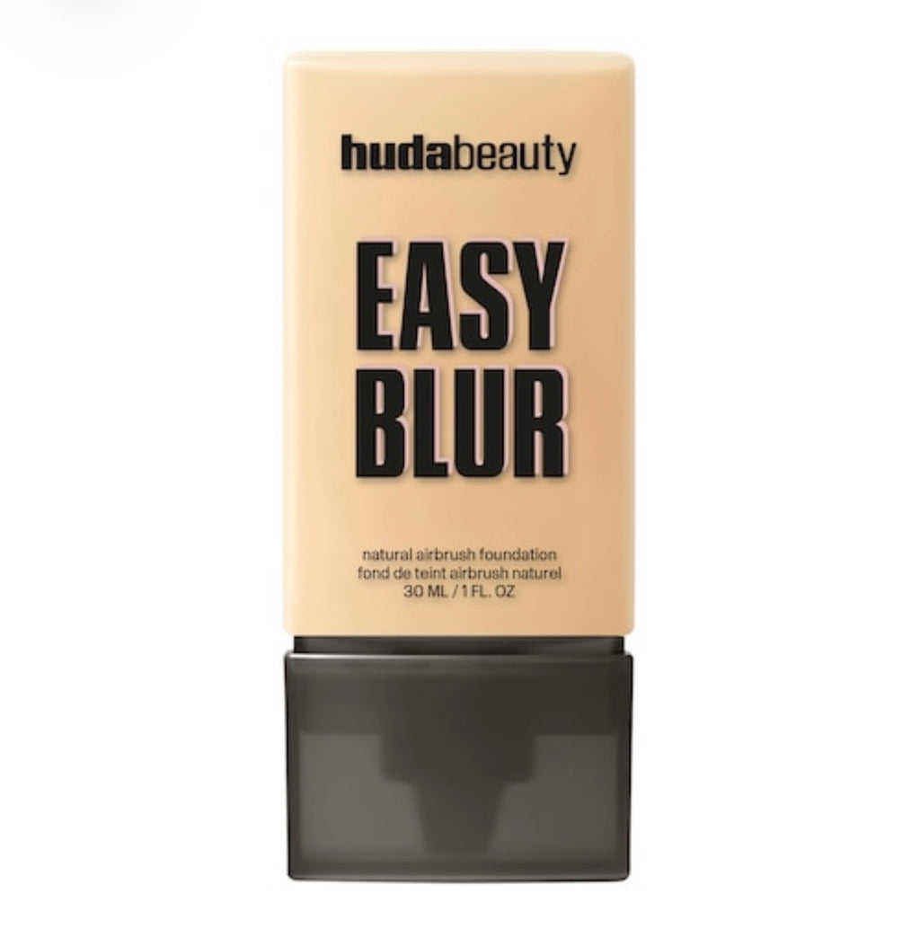 HUDA BEAUTY
Easy Blur Natural Airbrush Foundation - Fond de teint CRÈME BRÛLÉE 150