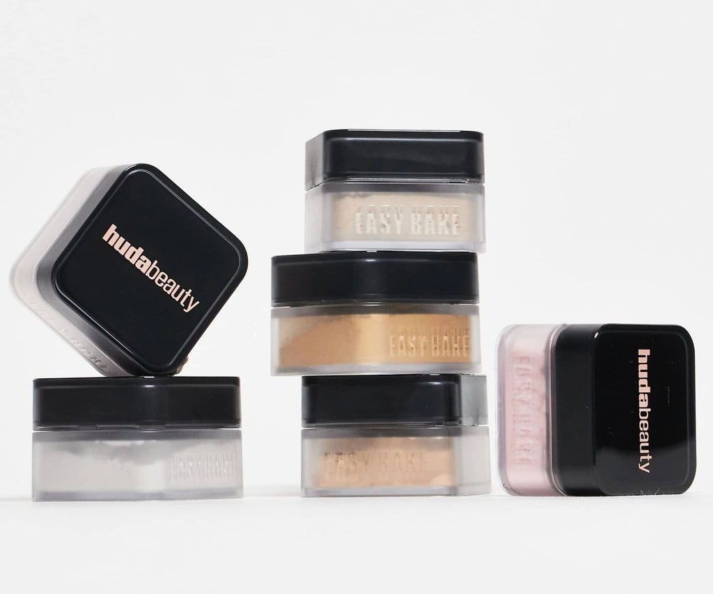 HUDA BEAUTY
Baby Bake Mini Easy Bake Loose Powder - Mini poudre fixante libre Easy Bake PEACH PIE 6G